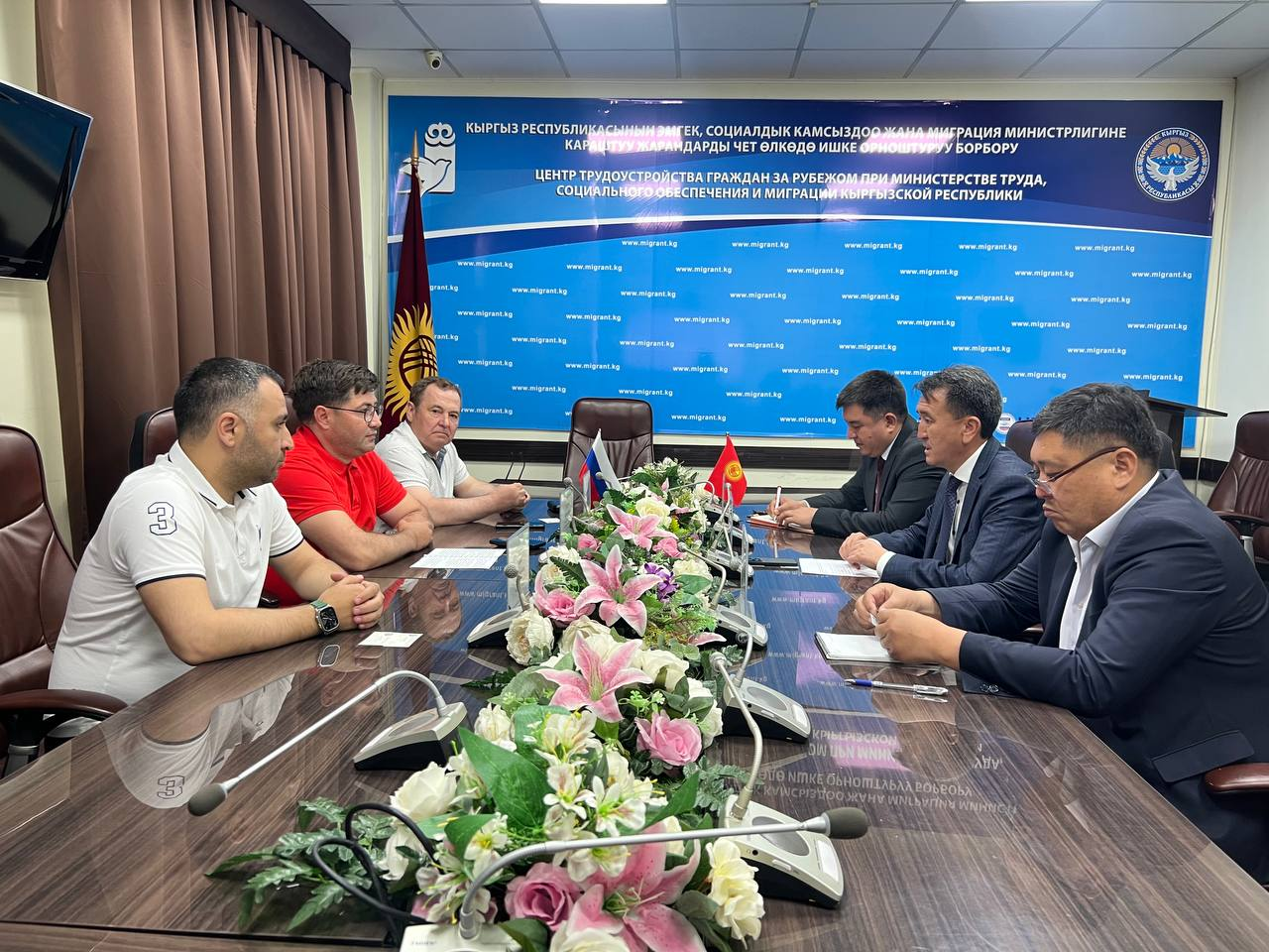 Центр трудоустройства граждан за рубежом при МТСОМ Кыргызской Республики и  «ТАГРАС» Холдинг подписали Соглашение о сотрудничестве